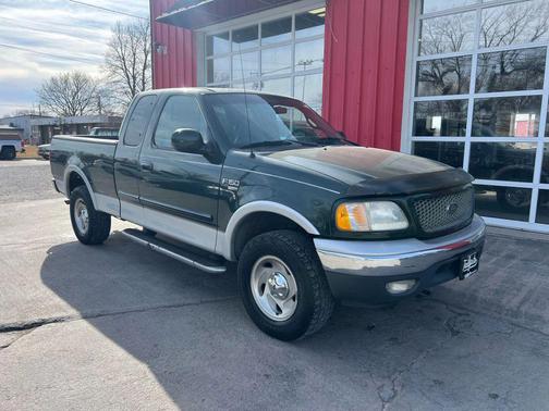 2001 Ford F-150 Short Bed 4D