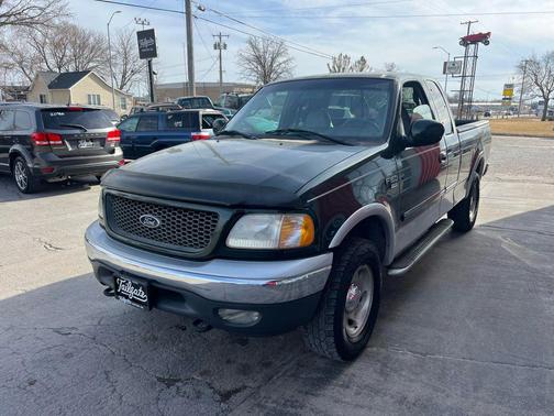 2001 Ford F-150 Short Bed 4D