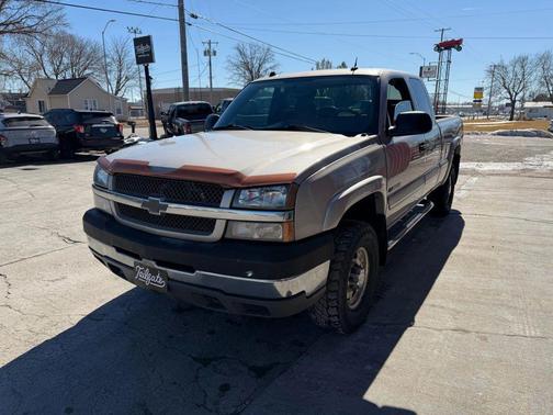 2004 Chevrolet Silverado 2500 LT H/D Extended Cab