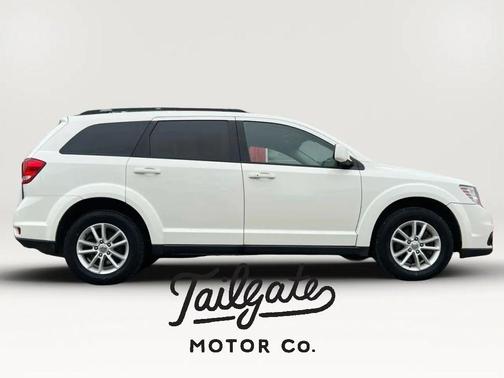 White 2014 Dodge Journey SXT
