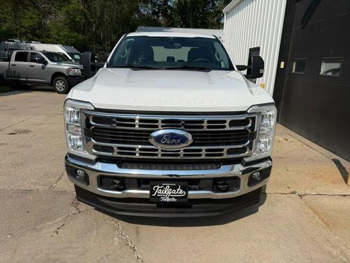 White 2023 Ford F-250 XLT