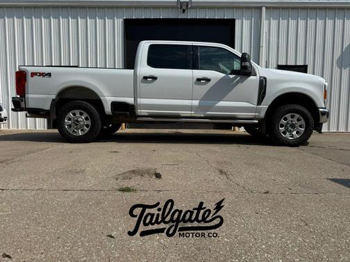 White 2023 Ford F-250 XLT