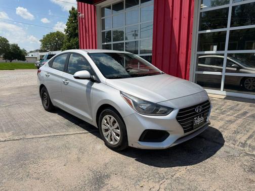 Silver 2020 Hyundai Accent SE Sedan 4D