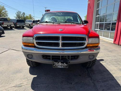 Red 1999 Dodge Dakota Base