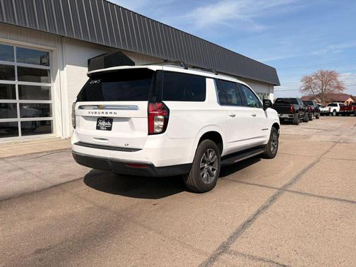 2021 Chevrolet Suburban LT