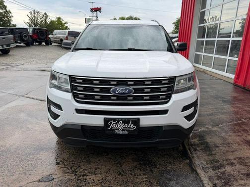 White 2016 Ford Explorer Sport