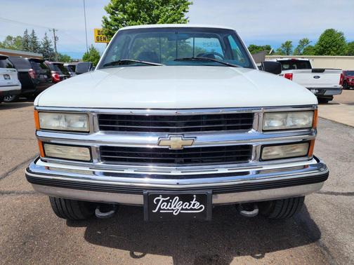 White 1995 Chevrolet 3500 Long Bed