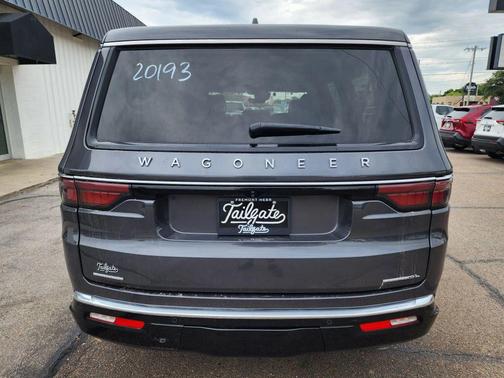 2023 Jeep Wagoneer L Series II Sport Utility 4D