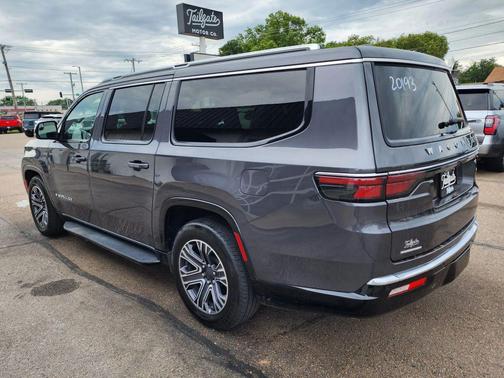 2023 Jeep Wagoneer L Series II Sport Utility 4D