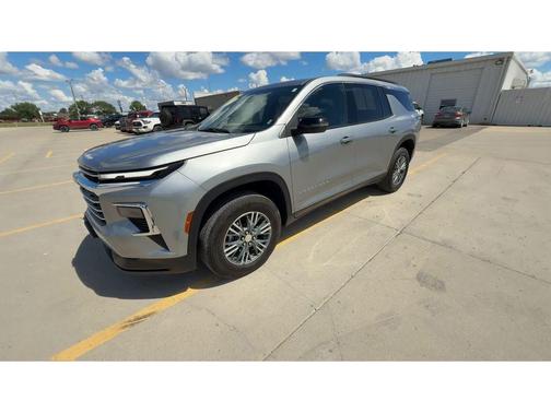 Sterling Gray Metallic 2025 Chevrolet Traverse LT