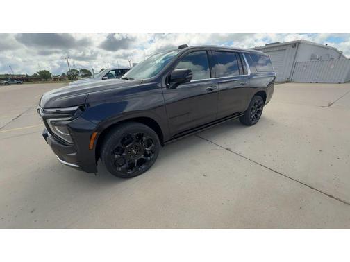 Dark Ash Metallic 2026 Chevrolet Suburban High Country