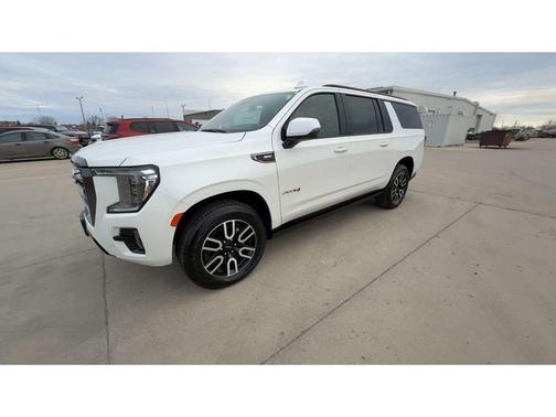2023 GMC Yukon XL AT4
