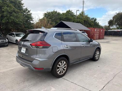 2018 Nissan Rogue SV