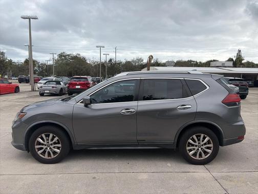2018 Nissan Rogue SV