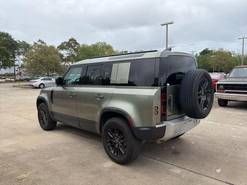 2025 Land Rover Defender P300