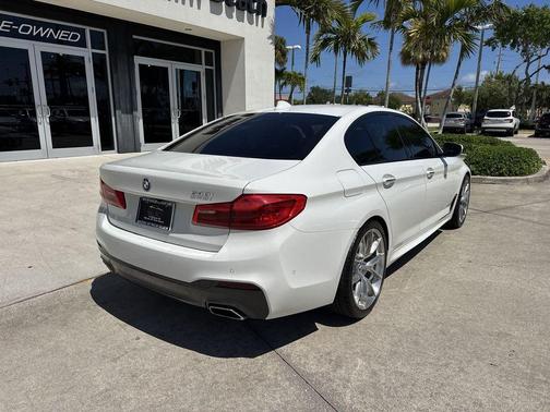 Alpine White 2018 BMW 540 i