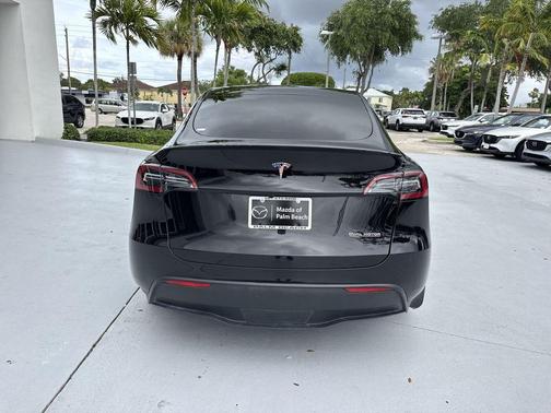 Black 2023 Tesla Model Y Performance