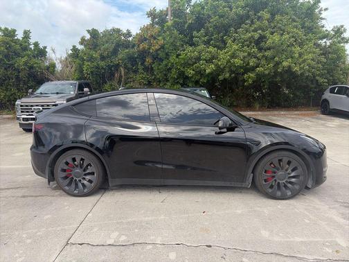 2023 Tesla Model Y Performance