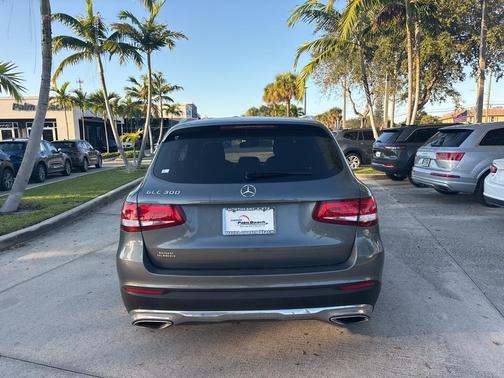 2019 Mercedes-Benz GLC 300 Base