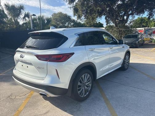 2024 INFINITI QX50 Luxe