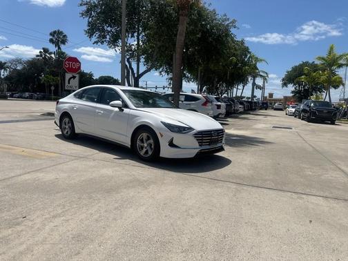 2023 Hyundai SONATA SE