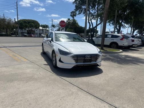 2023 Hyundai SONATA SE
