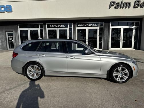 2018 BMW 330 i xDrive