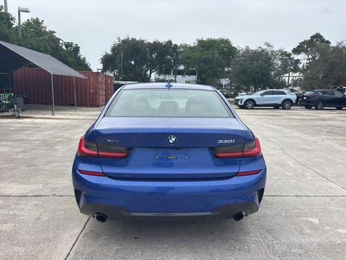 2021 BMW 330 i xDrive