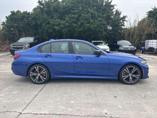 2021 BMW 330 i xDrive