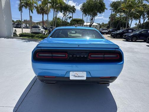 B5 Blue Pearlcoat 2019 Dodge Challenger SXT