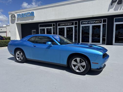 B5 Blue Pearlcoat 2019 Dodge Challenger SXT