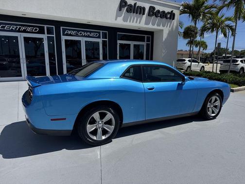 B5 Blue Pearlcoat 2019 Dodge Challenger SXT