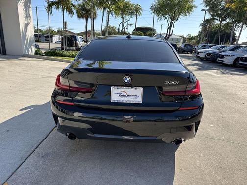 Black Sapphire Metallic 2022 BMW 330 i