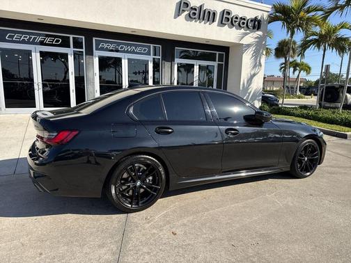 Black Sapphire Metallic 2022 BMW 330 i