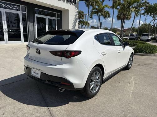 Snowflake White Pearl 2026 Mazda Mazda3 2.5 S