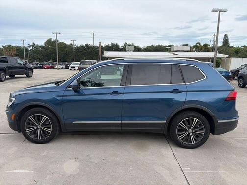 Silk Blue Metallic 2018 Volkswagen Tiguan 2.0T SEL