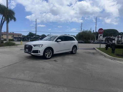 2023 Audi Q7 55 Premium Plus