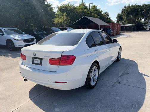 Alpine White 2015 BMW 320 i