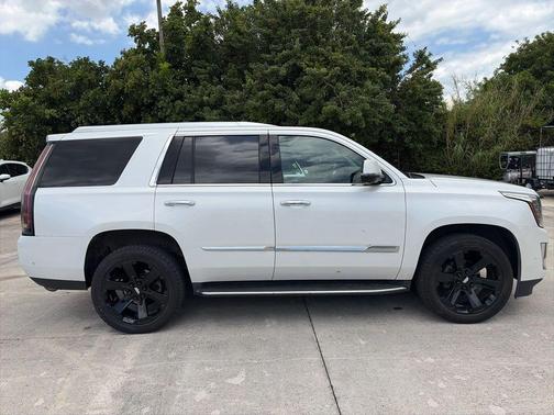 Crystal White Tri-Coat 2018 Cadillac Escalade Luxury