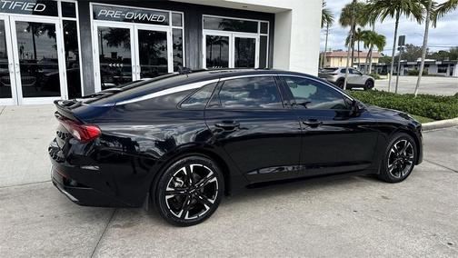 2022 Kia K5 GT-Line