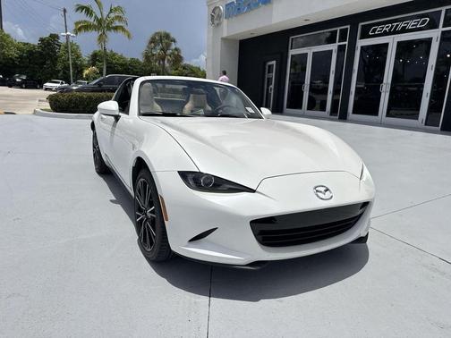 Snowflake White Pearl 2026 Mazda MX-5 Miata Grand Touring