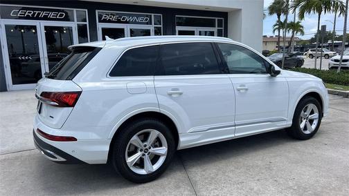 2024 Audi Q7 45 Premium Plus