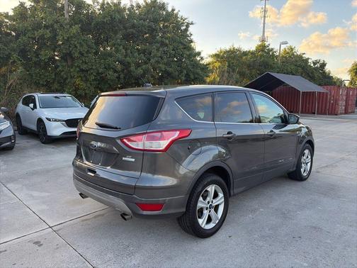 Magnetic 2016 Ford Escape SE