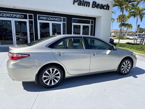 Champagne 2017 Toyota Camry
