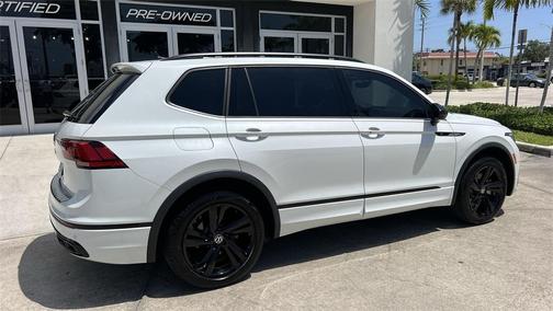 2023 Volkswagen Tiguan 2.0T SE R-Line Black