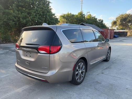 2017 Chrysler Pacifica Limited