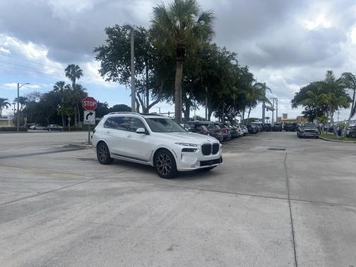 2024 BMW X7 xDrive40i
