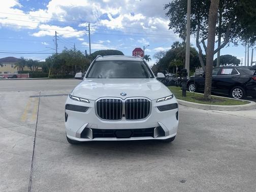 2024 BMW X7 xDrive40i