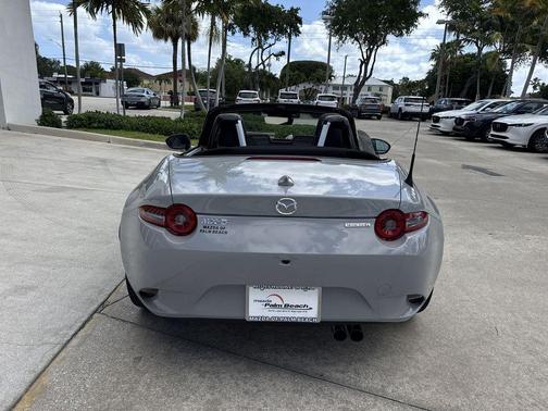 Aero Gray Metallic 2026 Mazda MX-5 Miata Grand Touring