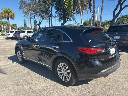 2015 INFINITI QX70 Base
